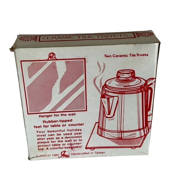 Vintage Christmas Ceramic Trivets - Picture 5 of 6